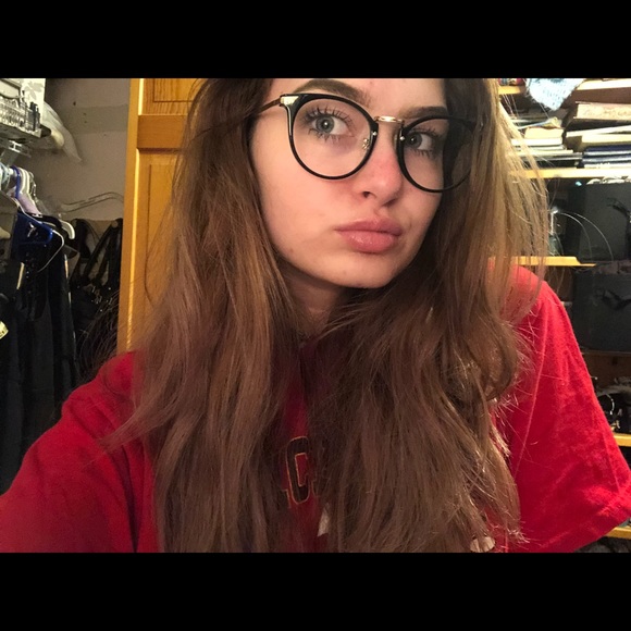 Meet your Posher, Carley - Picture 7 of 8